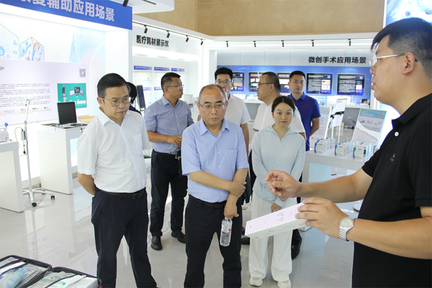 國家融資擔(dān)?；饋硖墩{(diào)研政府性融資擔(dān)保工作